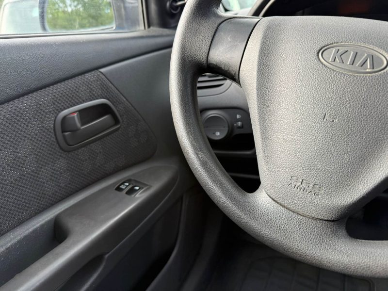 KIA RIO 1.4i 97cv  LX  garantie 12mois