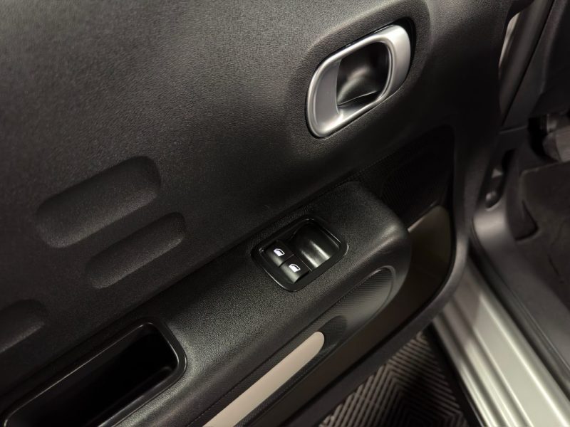 CITROEN C3 III FEEL 1.2 82 Cv APPLE CARPLAY & ANDROID / ECRAN TACTILE CRIT AIR 1 - GARANTIE 1 AN