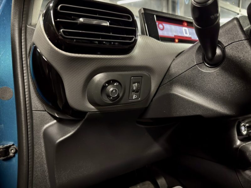 CITROEN C4 CACTUS PHASE 2 SHINE 1.2 130 BOITE AUTO APPLE & ANDROID TOIT PANORAMIQUE - Garantie 1 an