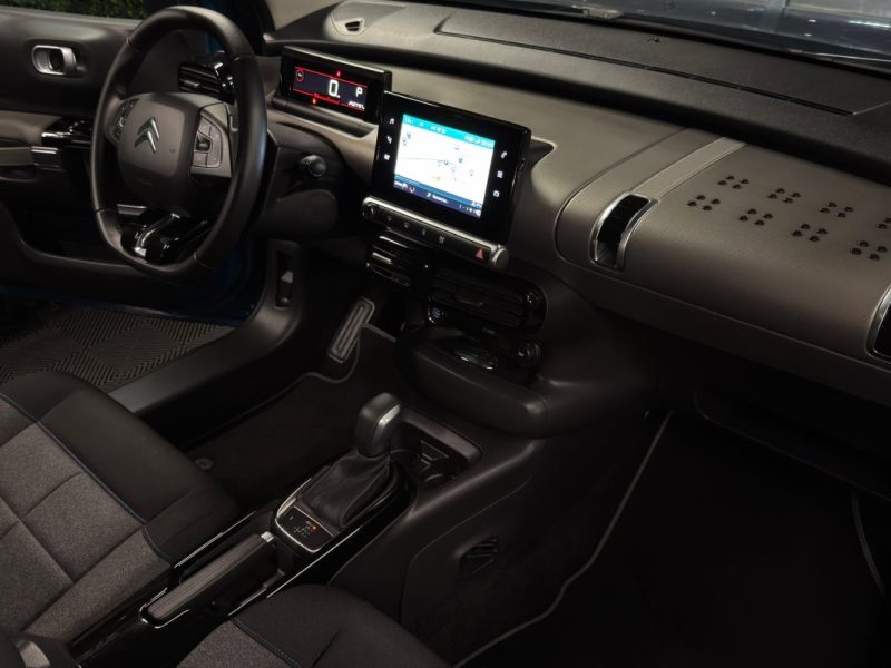 CITROEN C4 CACTUS PHASE 2 SHINE 1.2 130 BOITE AUTO APPLE & ANDROID TOIT PANORAMIQUE - Garantie 1 an