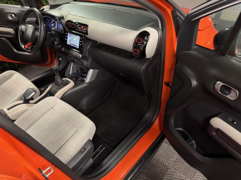 CITROEN C3 SHINE 1.2 110 Cv 1ERE MAIN / APPLE CARPLAY & ANDROID CRIT AIR 1 - Garantie 1 an