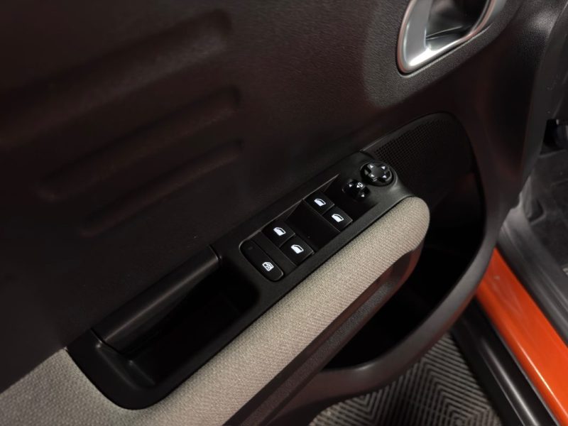 CITROEN C3 SHINE 1.2 110 Cv 1ERE MAIN / APPLE CARPLAY & ANDROID CRIT AIR 1 - Garantie 1 an