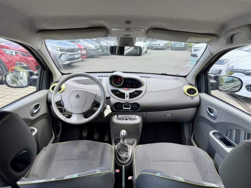 RENAULT TWINGO II 104 2012