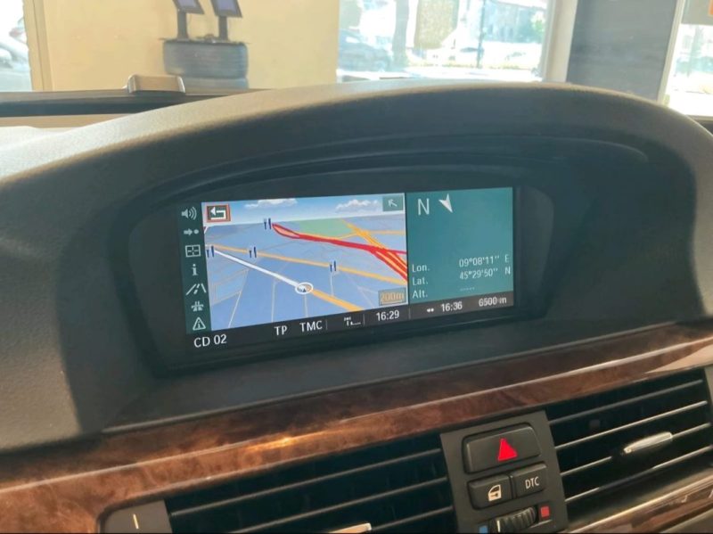 BMW 3ER  330D  2007 - 110695 KM