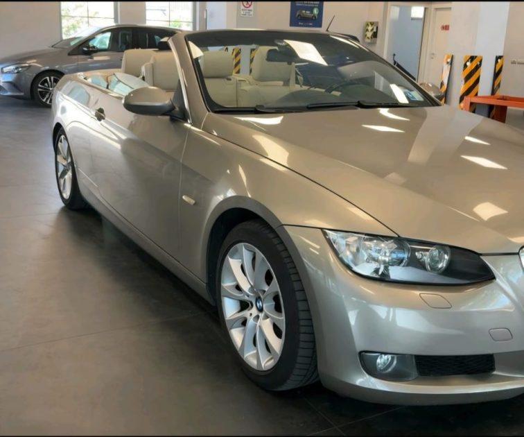 BMW 3ER  330D  2007 - 110695 KM