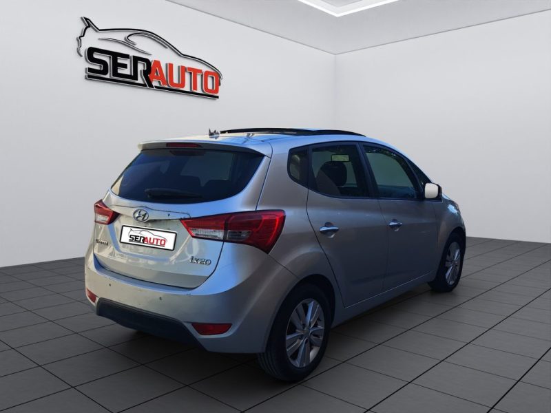HYUNDAI IX20 1.6 CRDI 115 PANORAMIC SUNSATION 