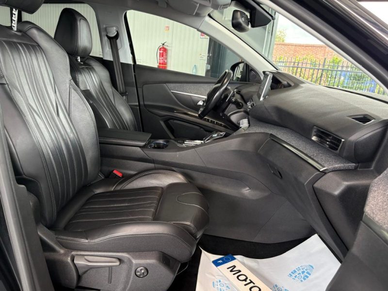 🚗 PEUGEOT 5008 II 1.6 BLUEHDI 120ch ⚙️ EAT6 👨‍👩‍👧‍👦 7 Places 📱 CarPlay 🪑 Cuir
