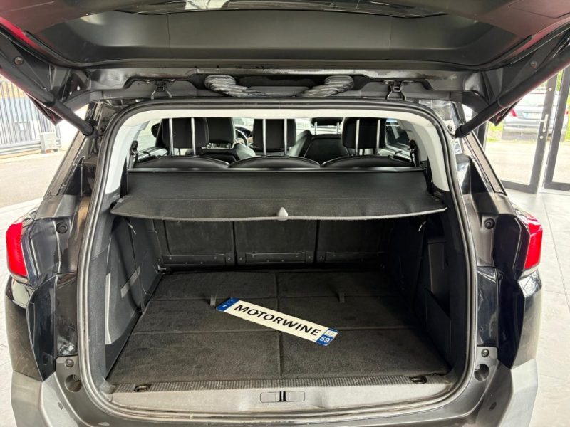 🚗 PEUGEOT 5008 II 1.6 BLUEHDI 120ch ⚙️ EAT6 👨‍👩‍👧‍👦 7 Places 📱 CarPlay 🪑 Cuir