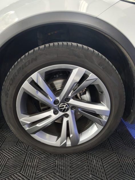 VOLKSWAGEN TIGUAN II 2.0 TDI 150Cv R-LINE DSG7 - toit ouvrant - attelage - 2022