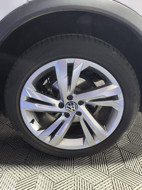 VOLKSWAGEN TIGUAN II 2.0 TDI 150Cv R-LINE DSG7 - toit ouvrant - attelage - 2022