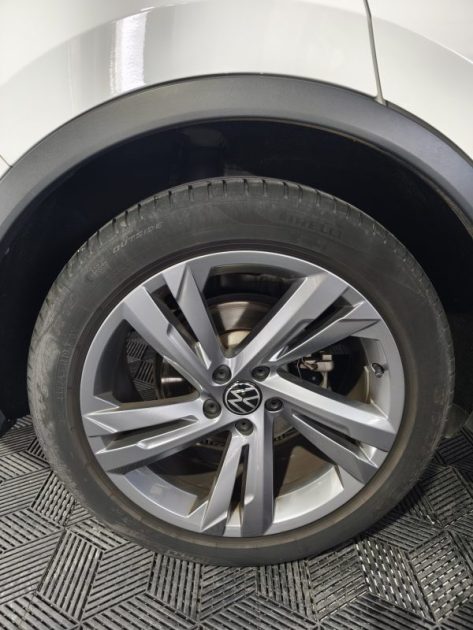 VOLKSWAGEN TIGUAN II 2.0 TDI 150Cv R-LINE DSG7 - toit ouvrant - attelage - 2022