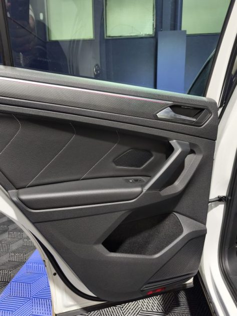 VOLKSWAGEN TIGUAN II 2.0 TDI 150Cv R-LINE DSG7 - toit ouvrant - attelage - 2022
