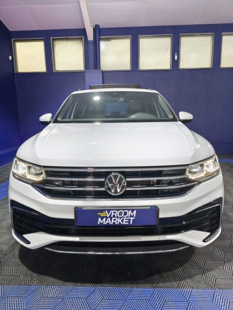 VOLKSWAGEN TIGUAN II 2.0 TDI 150Cv R-LINE DSG7 - toit ouvrant - attelage - 2022