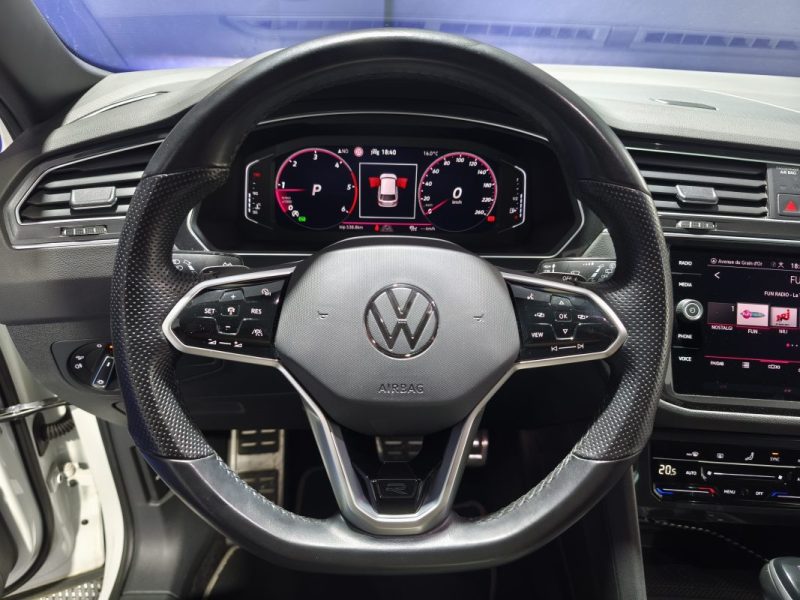 VOLKSWAGEN TIGUAN II 2.0 TDI 150Cv R-LINE DSG7 - toit ouvrant - attelage - 2022