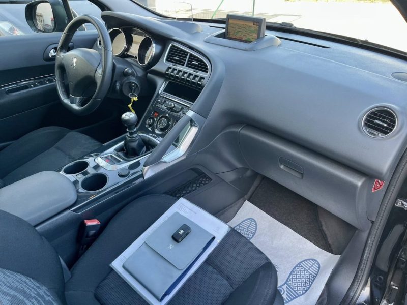 PEUGEOT 3008 1.6 HDI 16V 112 CH ALLURE 2011