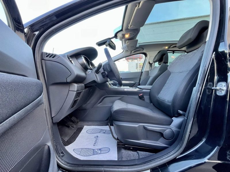 PEUGEOT 3008 1.6 HDI 16V 112 CH ALLURE 2011