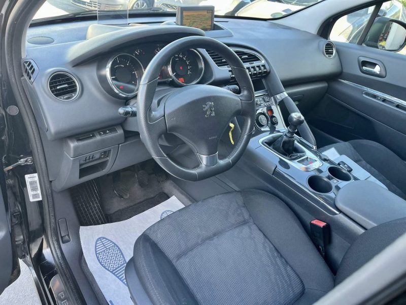 PEUGEOT 3008 1.6 HDI 16V 112 CH ALLURE 2011