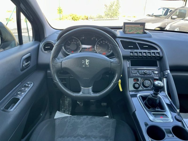 PEUGEOT 3008 1.6 HDI 16V 112 CH ALLURE 2011