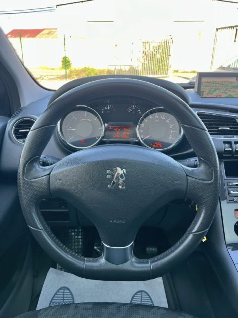 PEUGEOT 3008 1.6 HDI 16V 112 CH ALLURE 2011