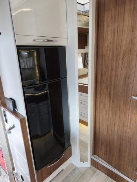 PILOTE P746 SENSATION 2019