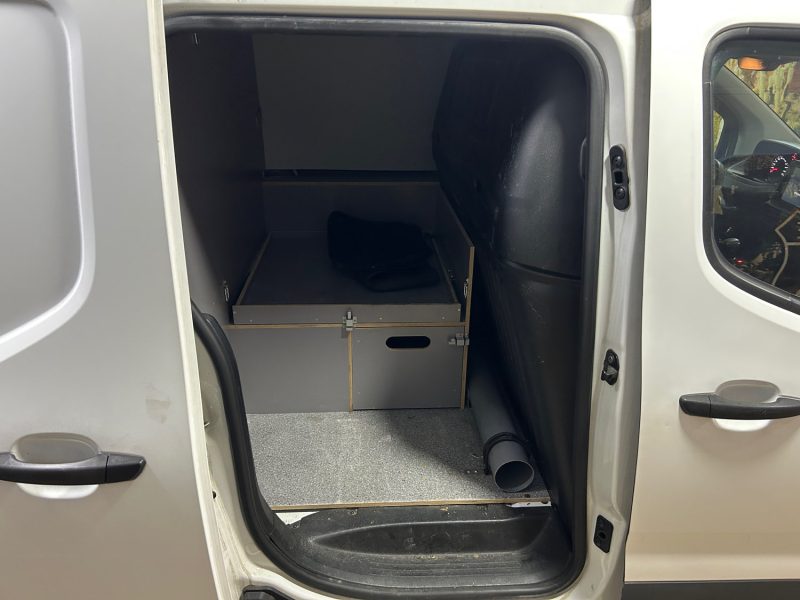 PEUGEOT PARTNER 3 XL LONG 950KG BLUEHDI 130CH S&S ASPHALT 09/2020 PRIX TTC : 7990 € PRIX HT : 6658 €