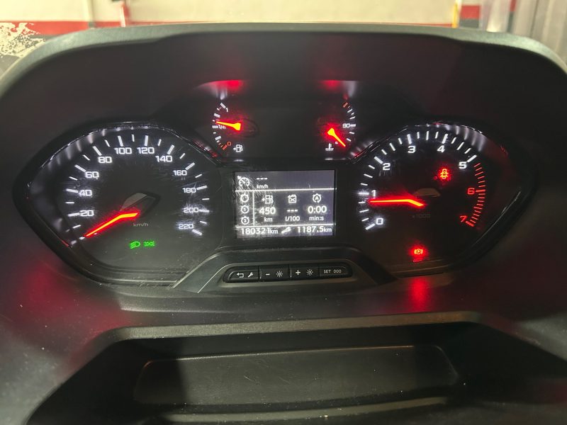 PEUGEOT PARTNER 3 XL LONG 950KG BLUEHDI 130CH S&S ASPHALT 09/2020 PRIX TTC : 7990 € PRIX HT : 6658 €