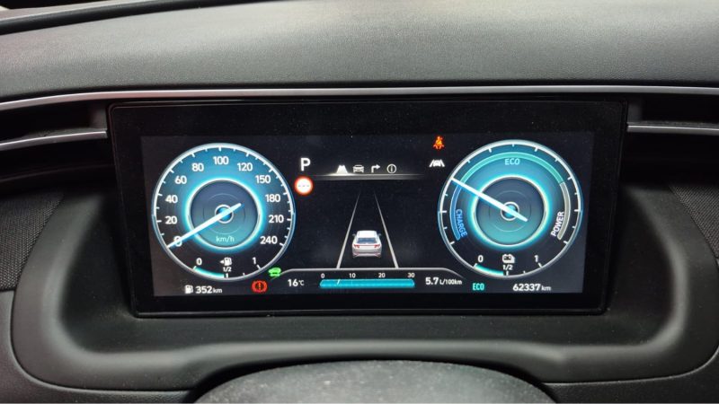 HYUNDAI TUCSON 1.6 SUV HYBRIDE ESSENCE 230cv EXECUTIVE TOIT PANORAMIQUE/1 ERE MAIN/TVA RECUPERABLE