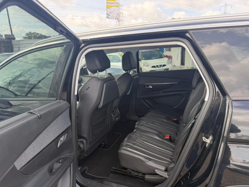 PEUGEOT 5008 2 2.0 BLUE HDI Allure Full Cuir entretien a jour fbl kms