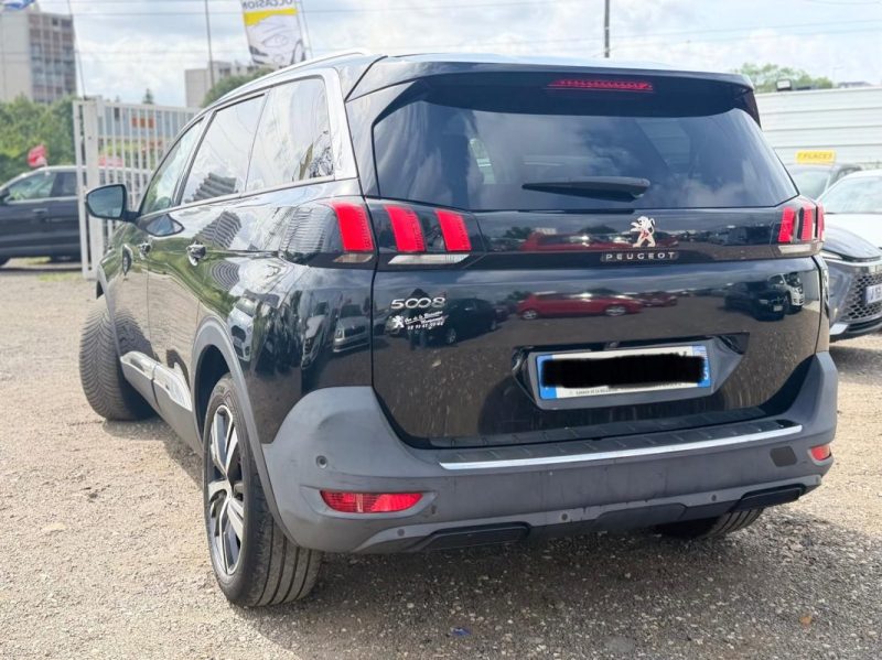 PEUGEOT 5008 2 2.0 BLUE HDI Allure Full Cuir entretien a jour fbl kms