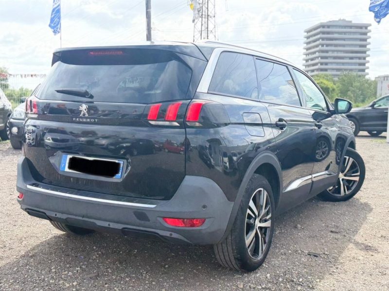 PEUGEOT 5008 2 2.0 BLUE HDI Allure Full Cuir entretien a jour fbl kms