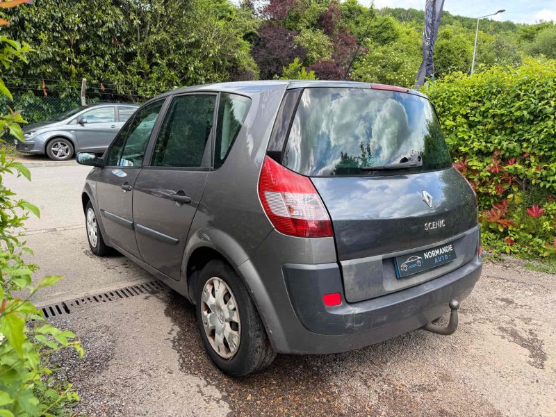 Renault Scenic II 1.6 16V 110ch Pack Authentique