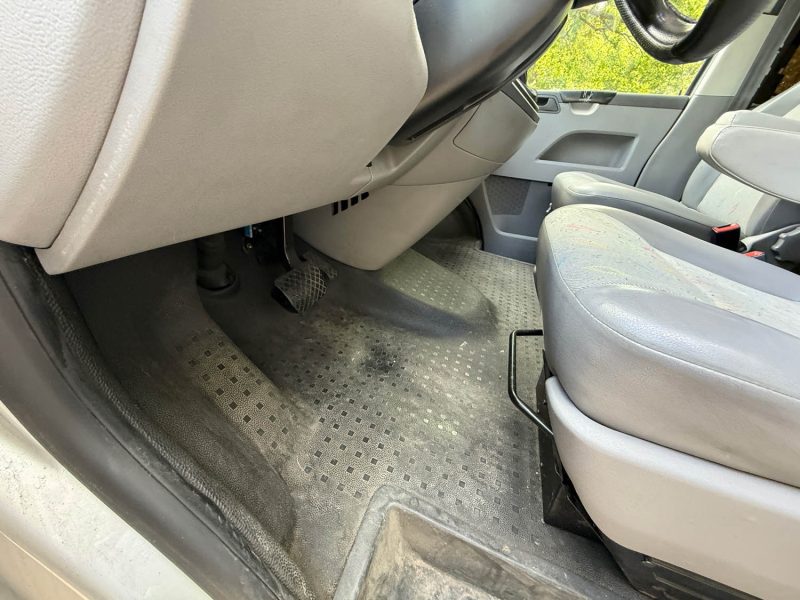 VOLKSWAGEN TRANSPORTER  T5 2.5 TDI 130 TIPTRONIC 2009