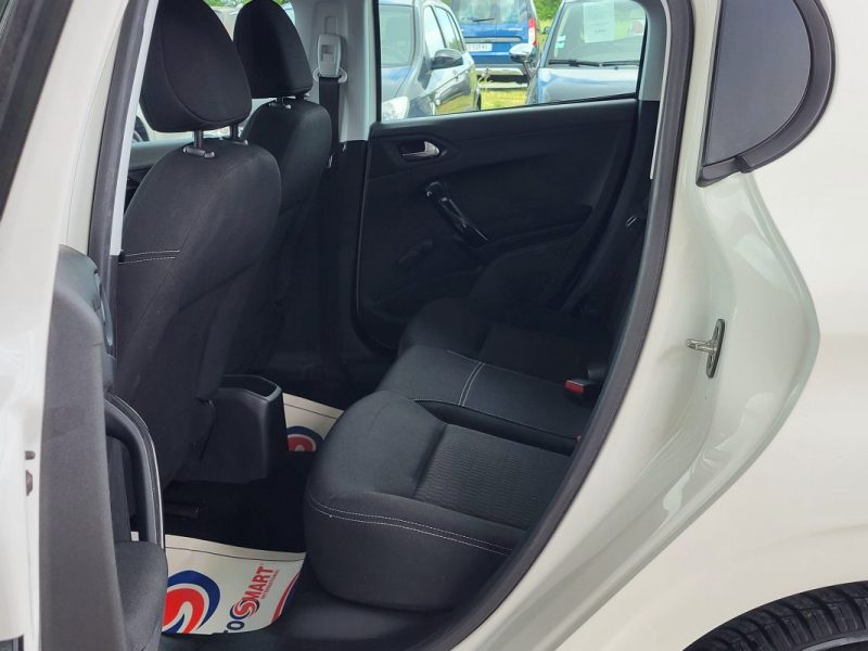 PEUGEOT 208 I (CA_, CC_) 1.2 PURETECH 82 2019