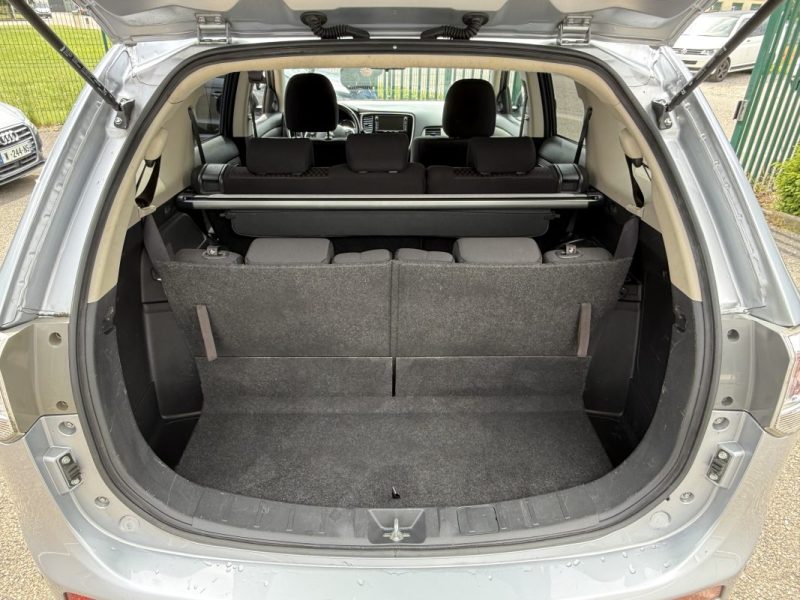 Mitsubishi Outlander III 2.2 DI-D 150 ClearTec Intense Navi 4WD 7 Places Garantie 6 Mois