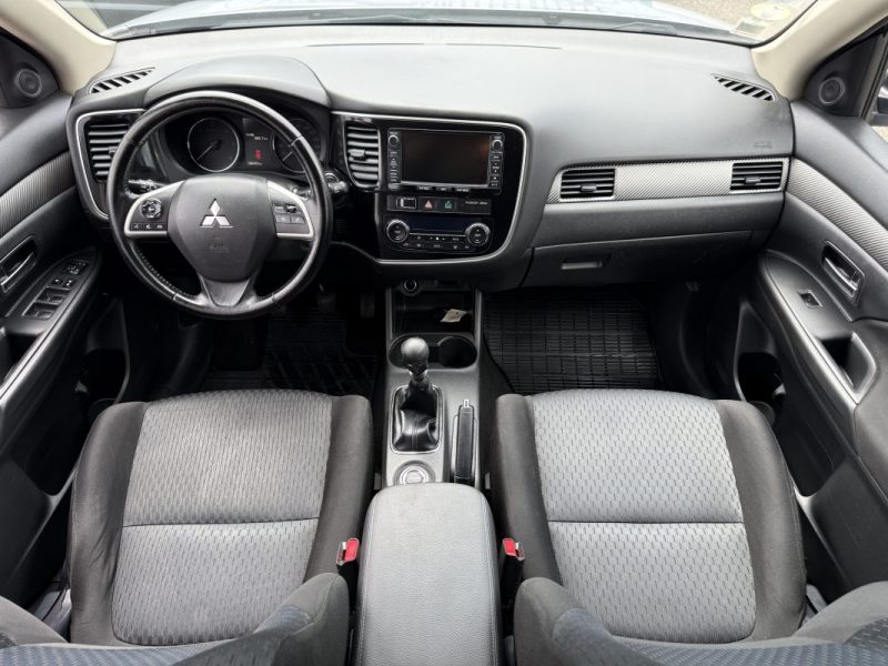 Mitsubishi Outlander III 2.2 DI-D 150 ClearTec Intense Navi 4WD 7 Places Garantie 6 Mois