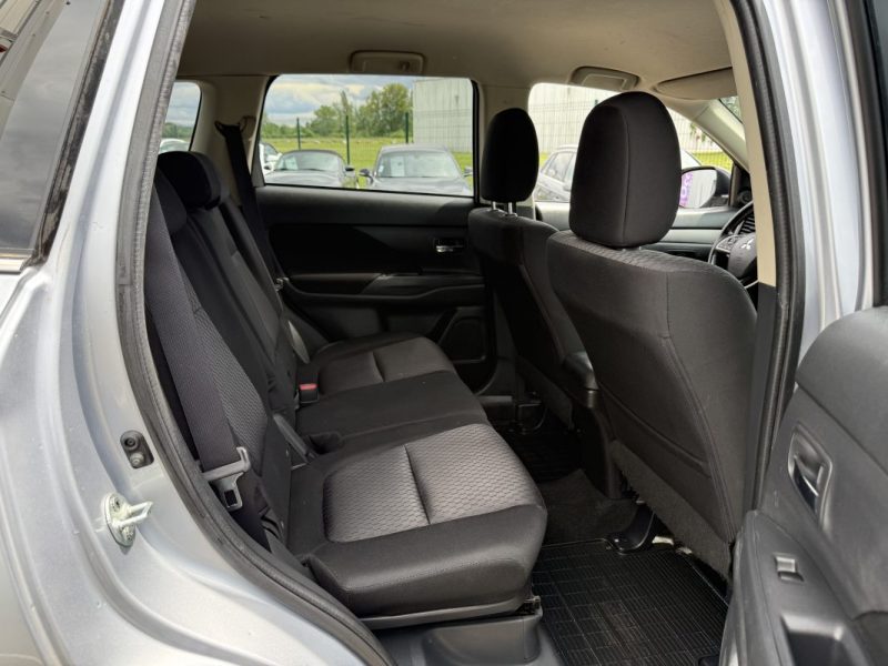 Mitsubishi Outlander III 2.2 DI-D 150 ClearTec Intense Navi 4WD 7 Places Garantie 6 Mois