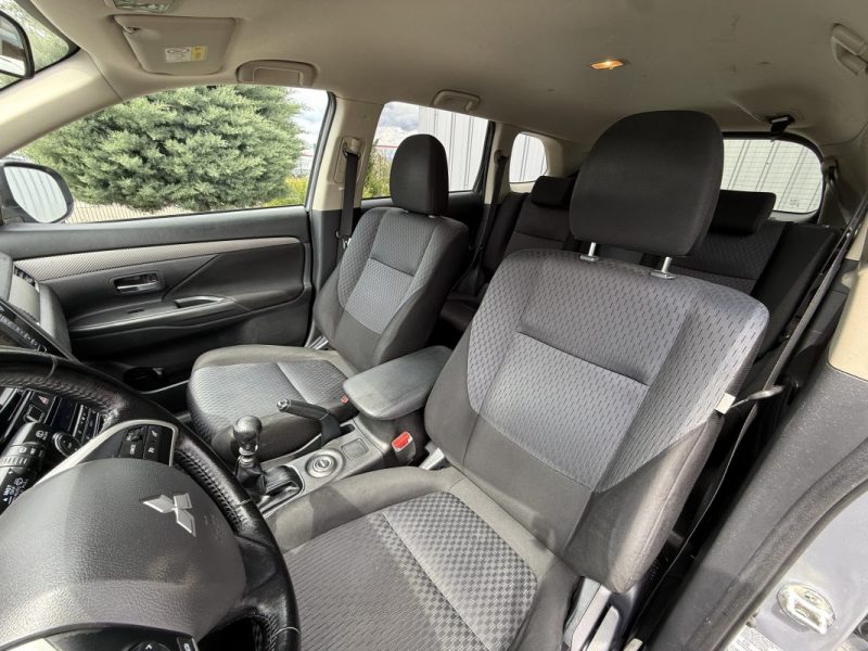 Mitsubishi Outlander III 2.2 DI-D 150 ClearTec Intense Navi 4WD 7 Places Garantie 6 Mois