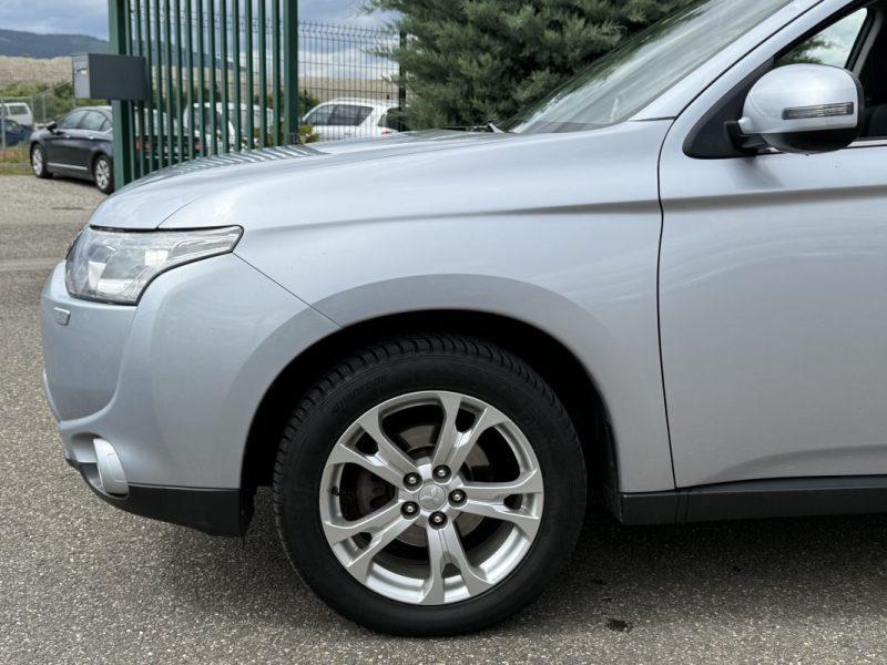 Mitsubishi Outlander III 2.2 DI-D 150 ClearTec Intense Navi 4WD 7 Places Garantie 6 Mois