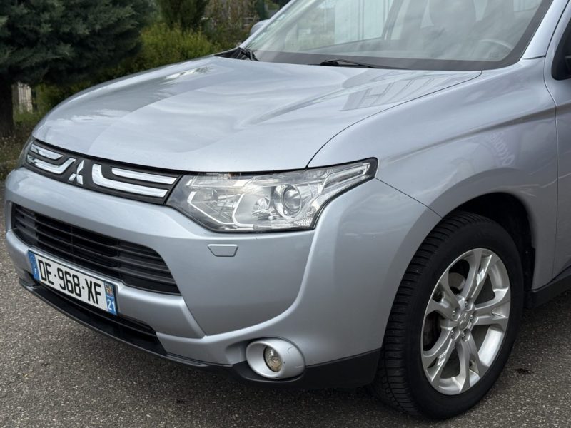 Mitsubishi Outlander III 2.2 DI-D 150 ClearTec Intense Navi 4WD 7 Places Garantie 6 Mois