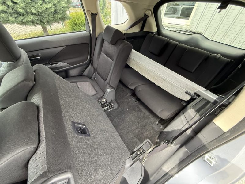 Mitsubishi Outlander III 2.2 DI-D 150 ClearTec Intense Navi 4WD 7 Places Garantie 6 Mois