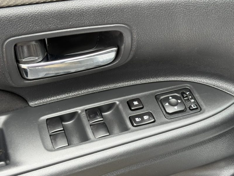 Mitsubishi Outlander III 2.2 DI-D 150 ClearTec Intense Navi 4WD 7 Places Garantie 6 Mois