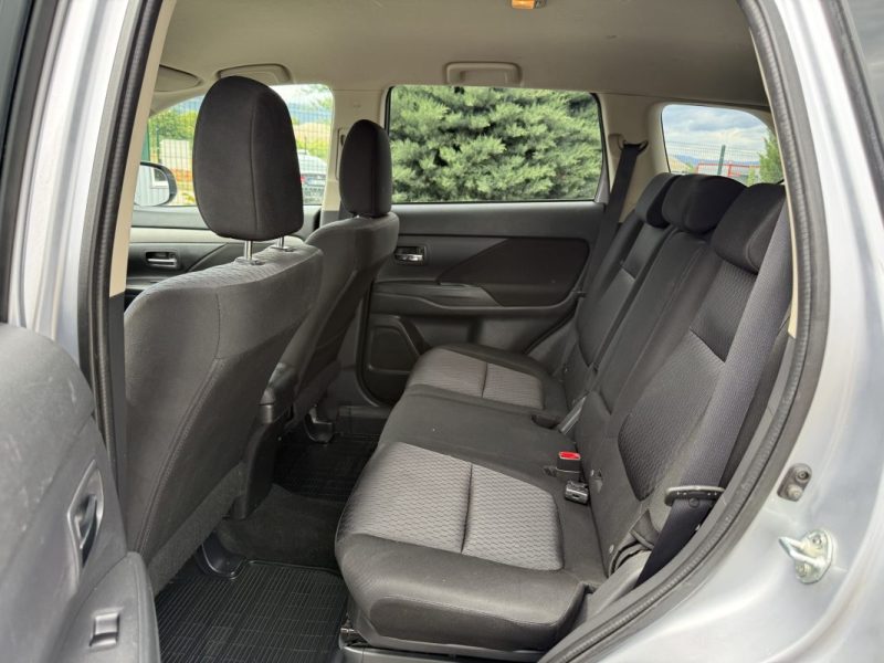 Mitsubishi Outlander III 2.2 DI-D 150 ClearTec Intense Navi 4WD 7 Places Garantie 6 Mois
