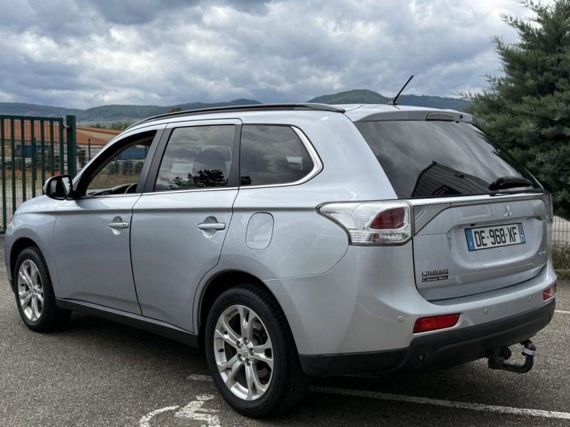 Mitsubishi Outlander III 2.2 DI-D 150 ClearTec Intense Navi 4WD 7 Places Garantie 6 Mois