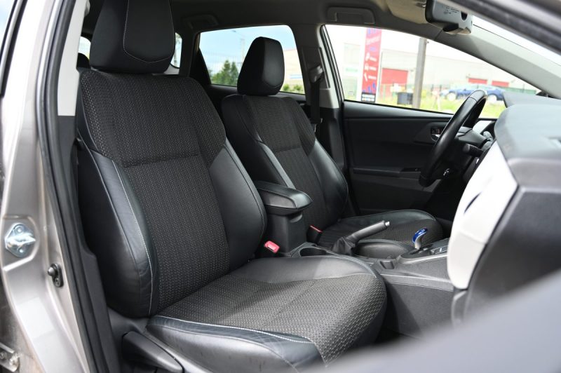 TOYOTA AURIS 1.8 HSD 136CH STYLE 05/2013