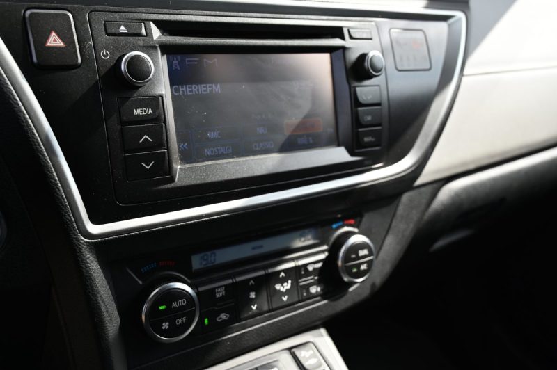 TOYOTA AURIS 1.8 HSD 136CH STYLE 05/2013