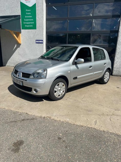 RENAULT CLIO CONFORT 1.4 ESSENCE 98CH