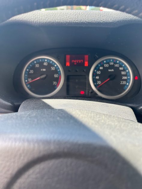 RENAULT CLIO CONFORT 1.4 ESSENCE 98CH