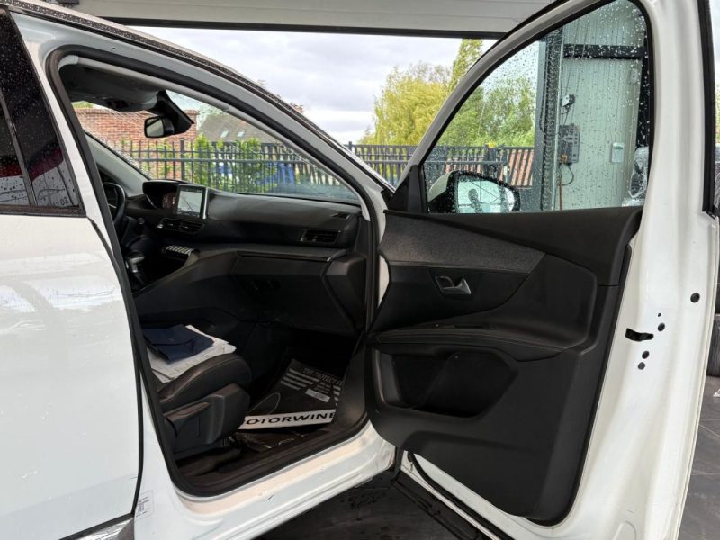 🚗 PEUGEOT 3008 II 1.5 BLUEHDI 130ch ⚙️ E6.C 📷 Caméra de recul 📱 CarPlay 🧭 GPS