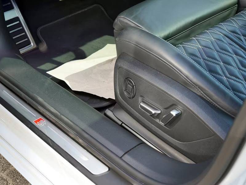 AUDI A6 AVANT 55 TFSIE QU / TOIT OUVRANT / HUD / BANG & OLUFSEN / S LINE PLUS 2021