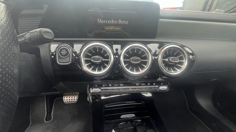 MERCEDES CLASSE CLA Hybride Rechargeable 250 E 218 CH AMG LINE Toit Ouvrant 